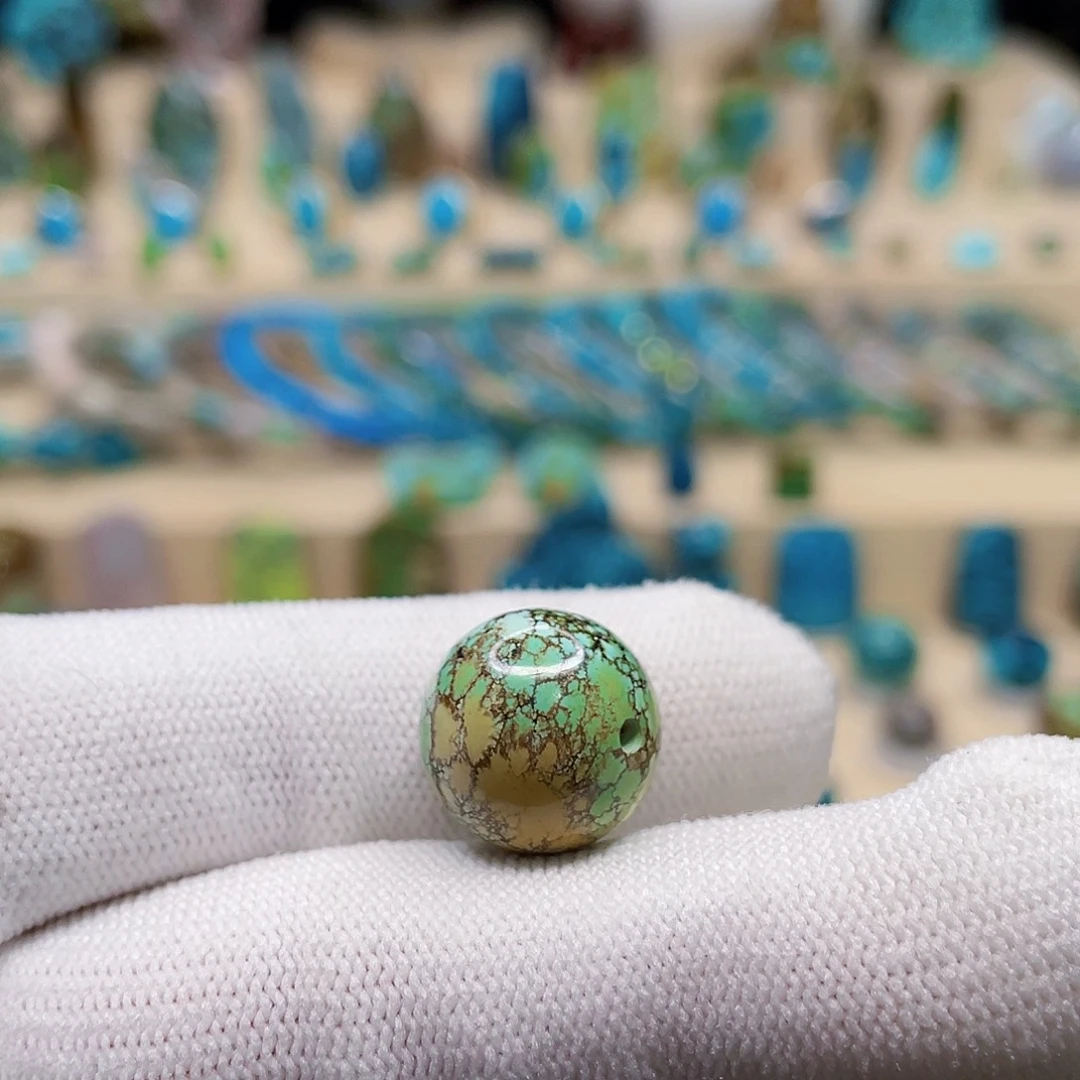 绿松石未镶嵌颈饰