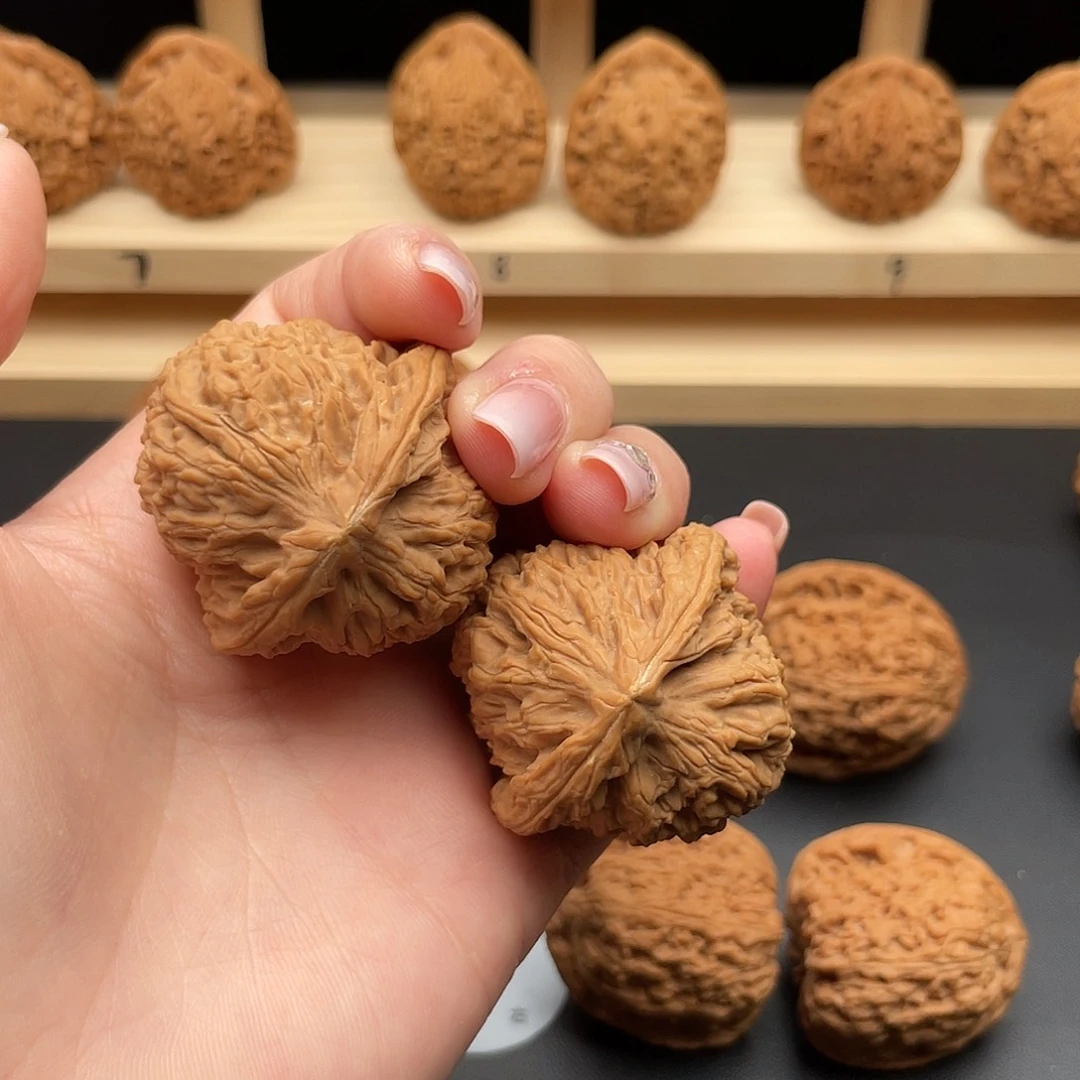 ****.文玩核桃吊坠南疆石