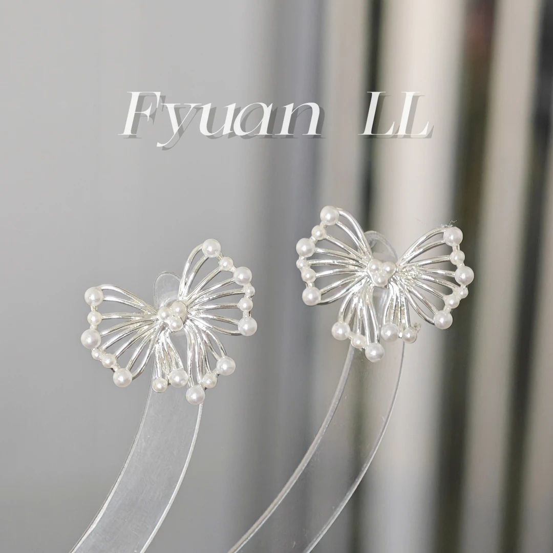 铜合金耳饰 法式简约优雅蝴蝶少女耳钉不规则细闪温婉通勤耳环女