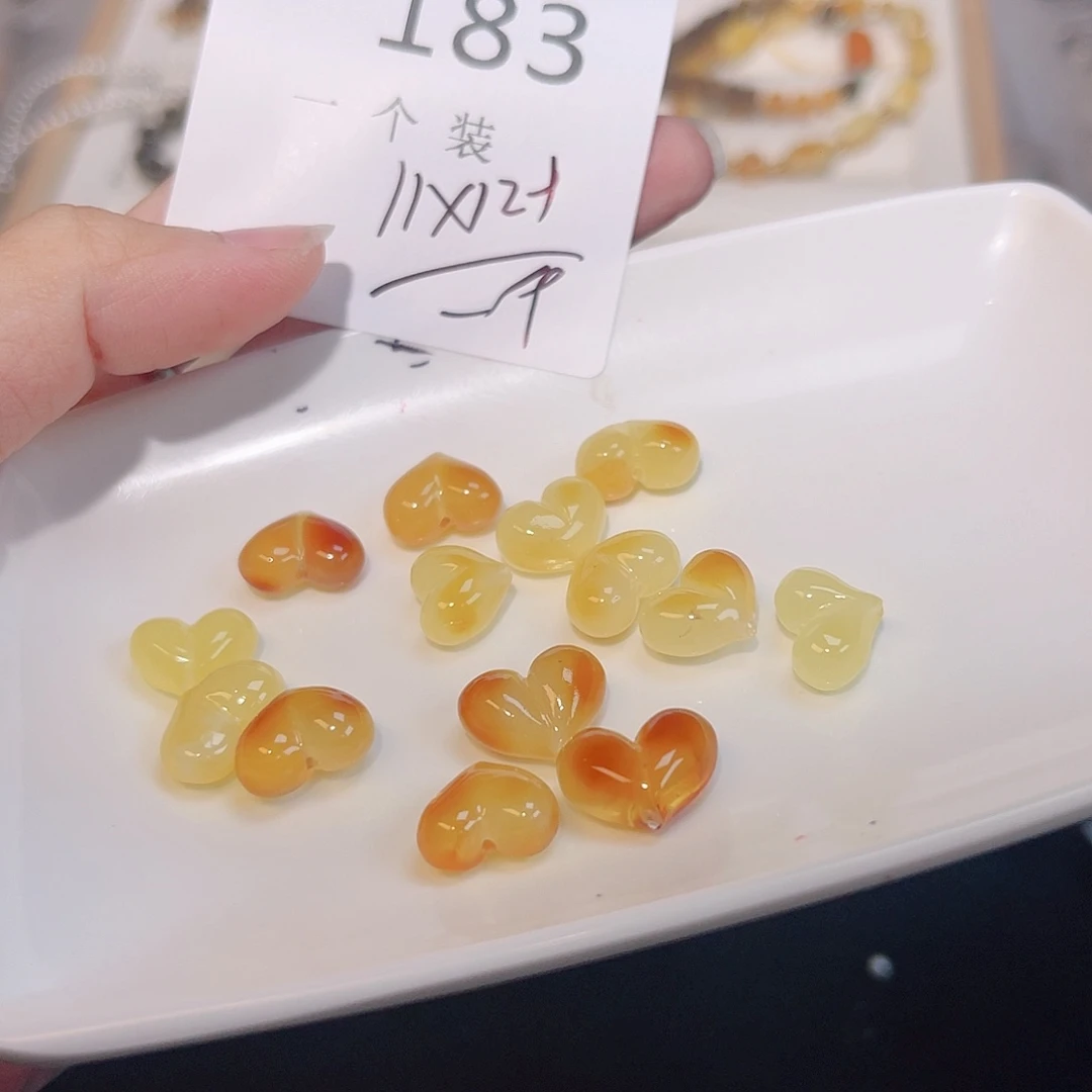 未镶嵌珠宝半成品水晶183 。