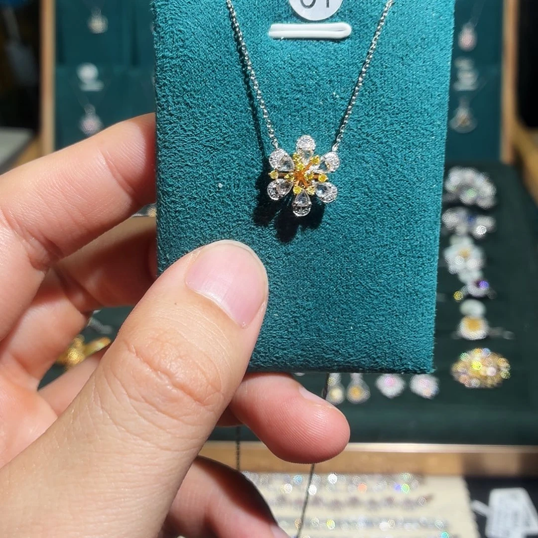 钻石颈饰18K金镶嵌