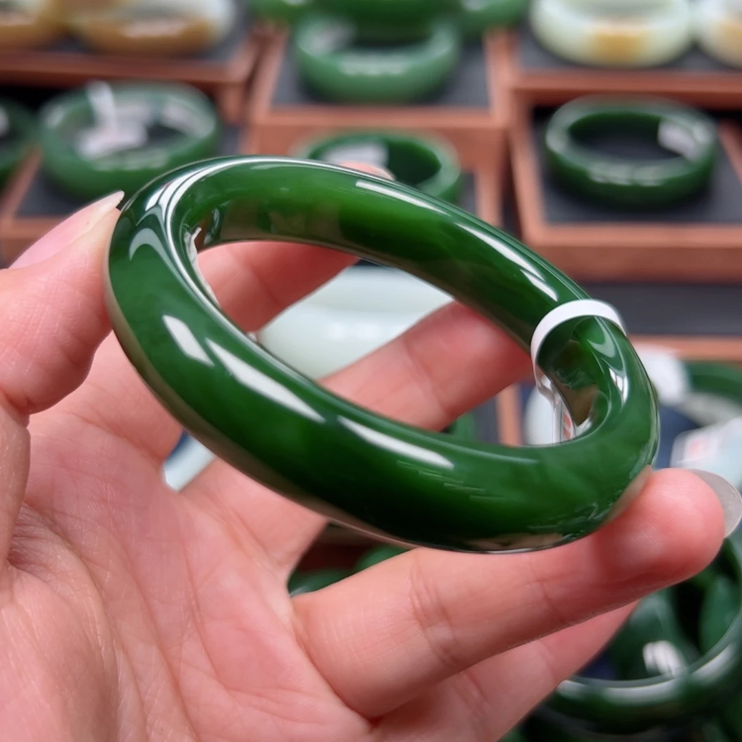 未镶嵌手镯和田玉（碧玉）