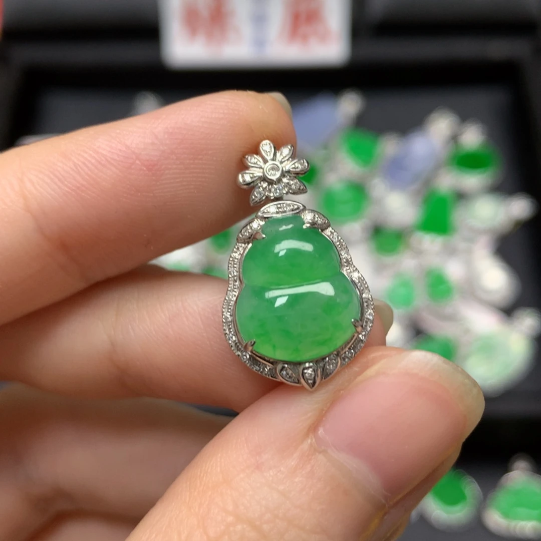 吊坠(不含链)18K金镶嵌翡翠