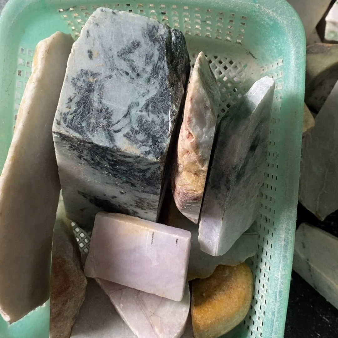 颈饰未镶嵌翡翠无*?天然翡翠