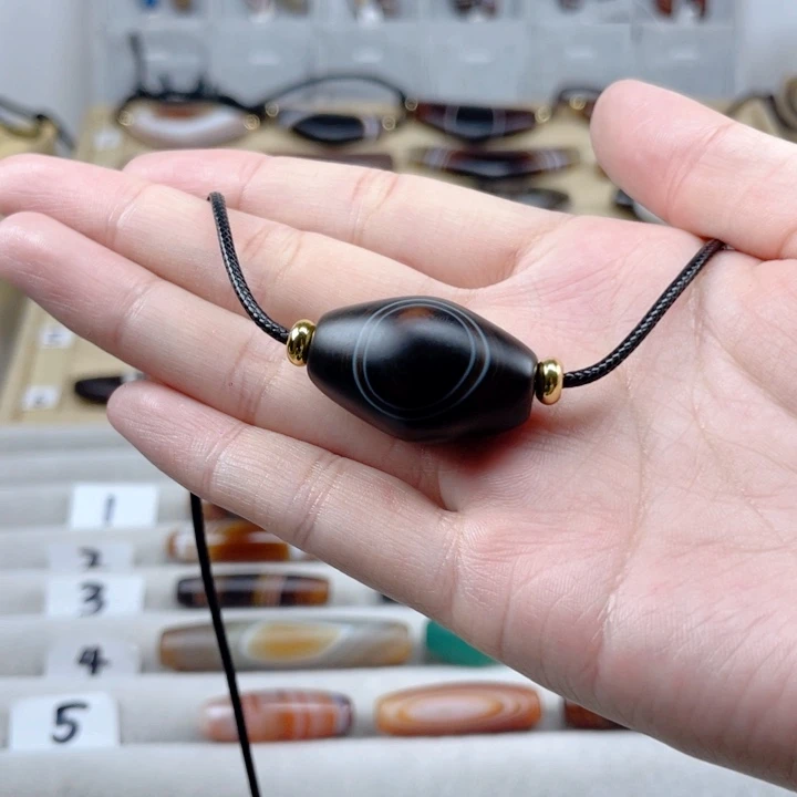 玛瑙/玉髓颈饰未镶嵌