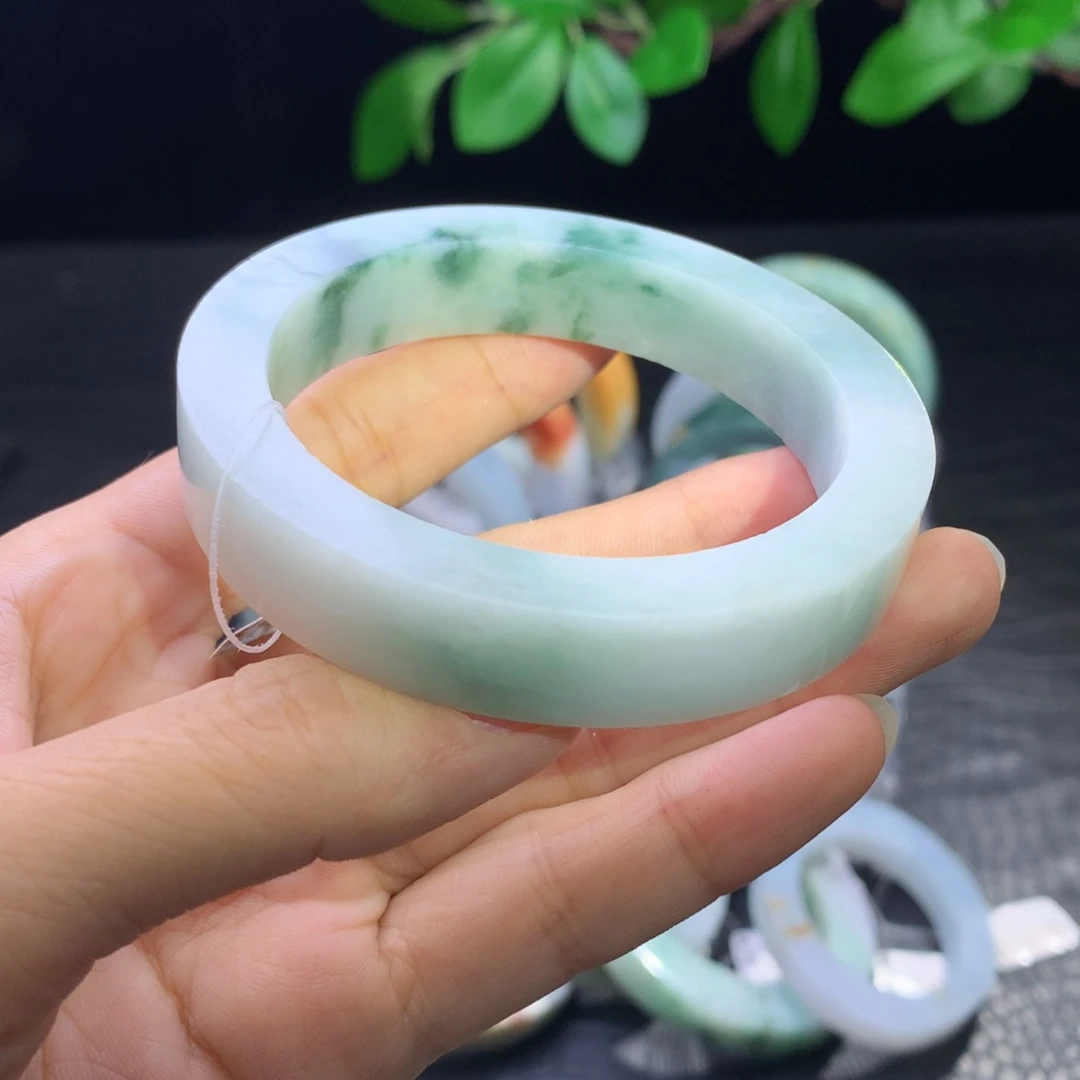 未镶嵌手镯定制翡翠