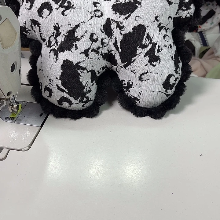 木蝴蝶抱枕一个包邮到家