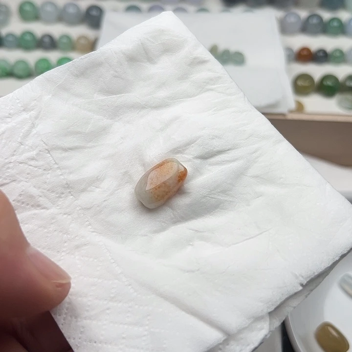 杨***金翡翠散珠翡翠散珠