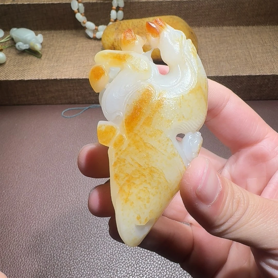 和田玉未镶嵌把件