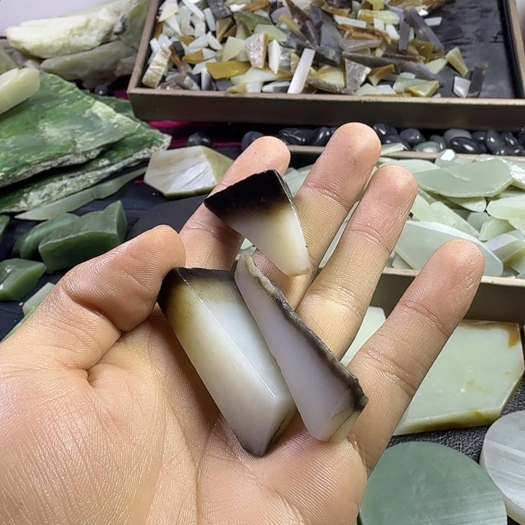 珠***珠和田玉（糖玉）未镶嵌挂件