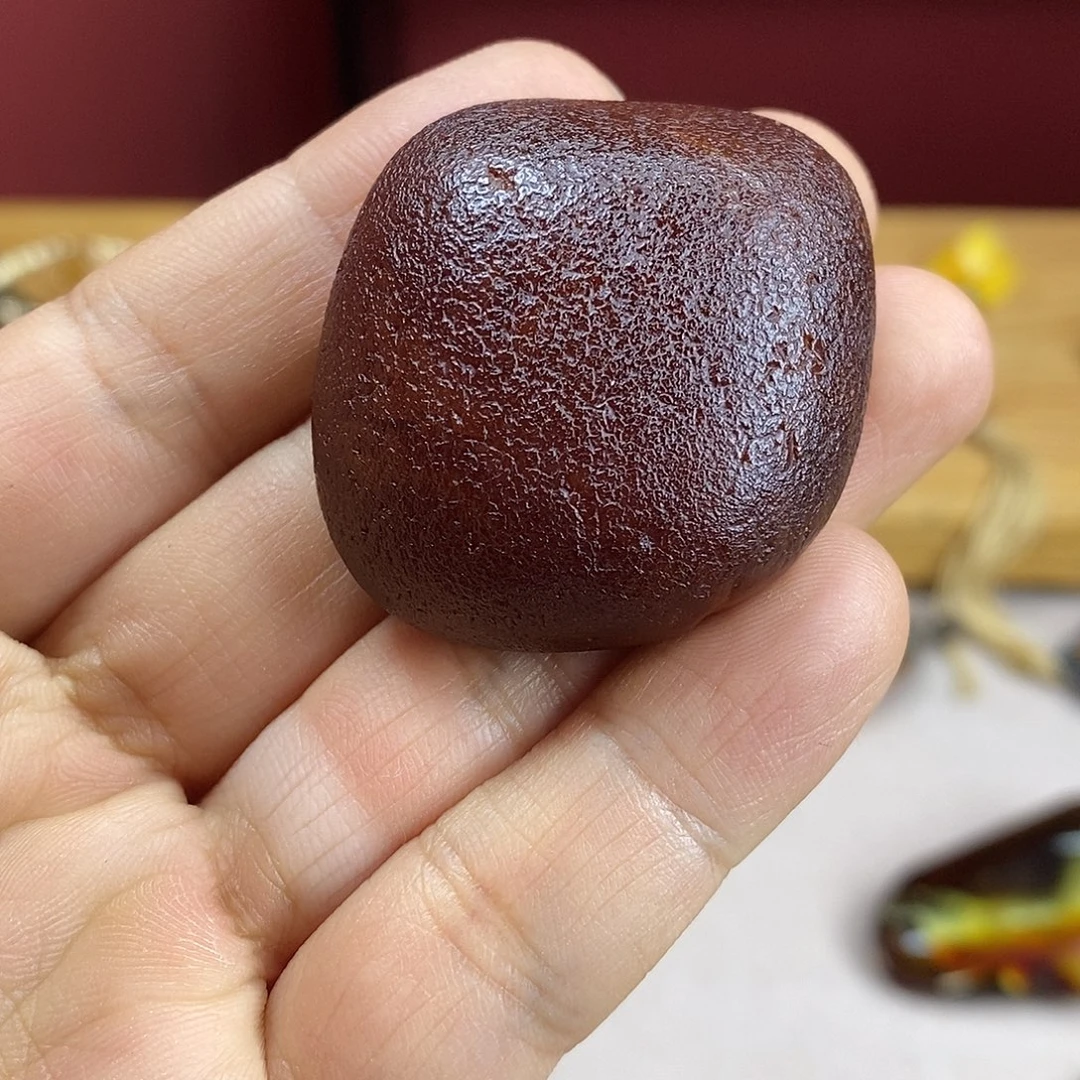 琥珀未镶嵌颈饰花蜡全皮20克