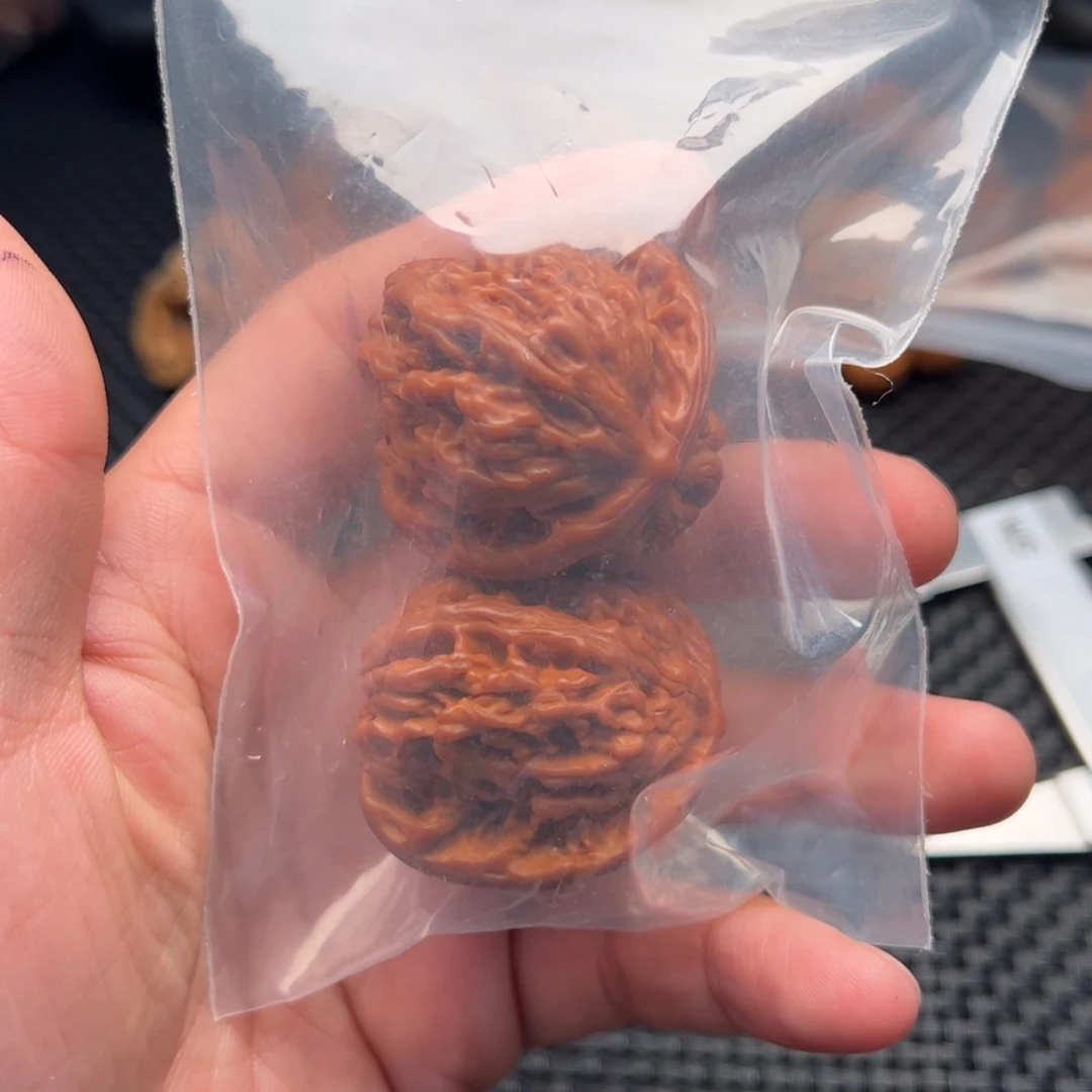 文玩核桃把件阿*四座楼