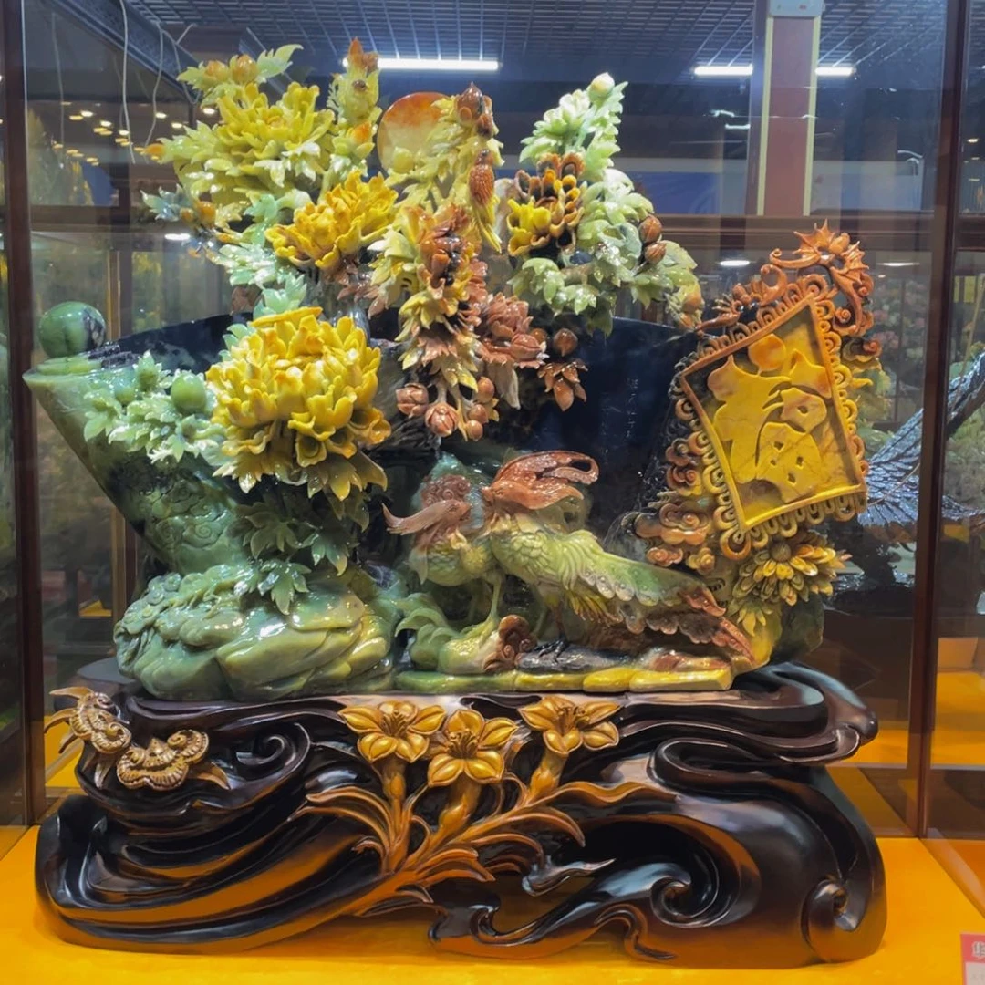 蛇纹石玉未镶嵌摆件