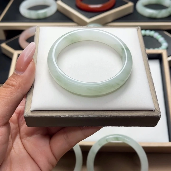 石英质玉手镯未镶嵌芜****