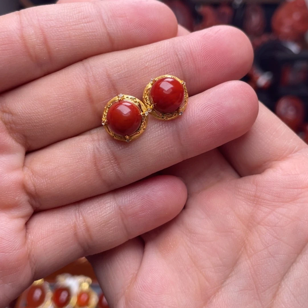 【闪购商品】银S925镶嵌圆牌耳钉南红玛瑙