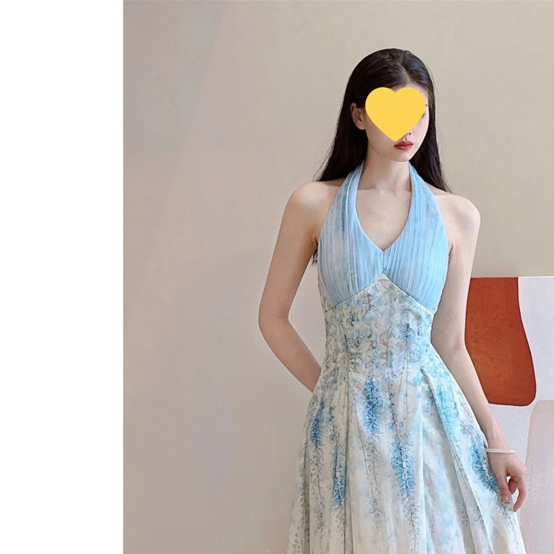 蓝色挂脖收腰显瘦碎花连衣裙女夏季新品小清新甜美超仙气质长裙子