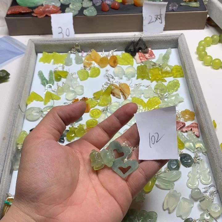 蛇纹石玉耳钉足银镀金镶嵌嬽**此