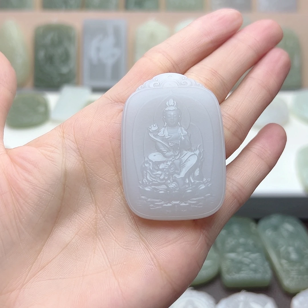 白***然颈饰未镶嵌和田玉