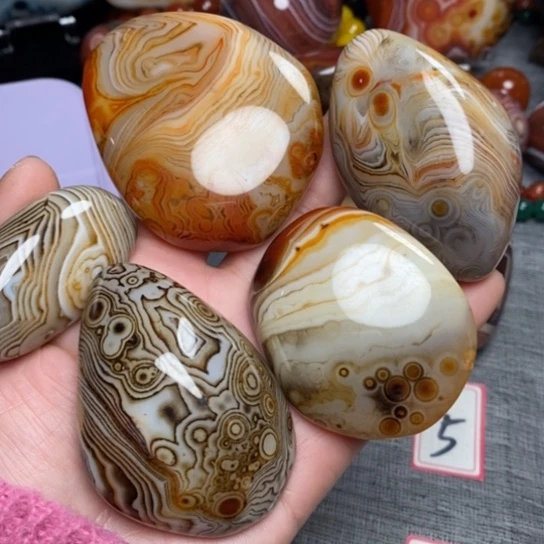 玛瑙/玉髓珠宝奇石未镶嵌临***蝉