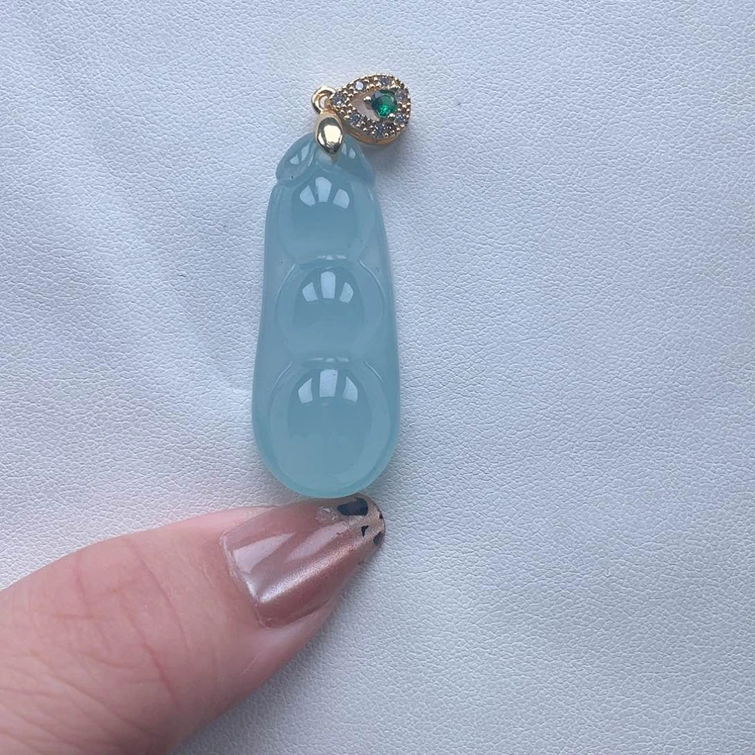 翡翠吊坠(赠链)未镶嵌