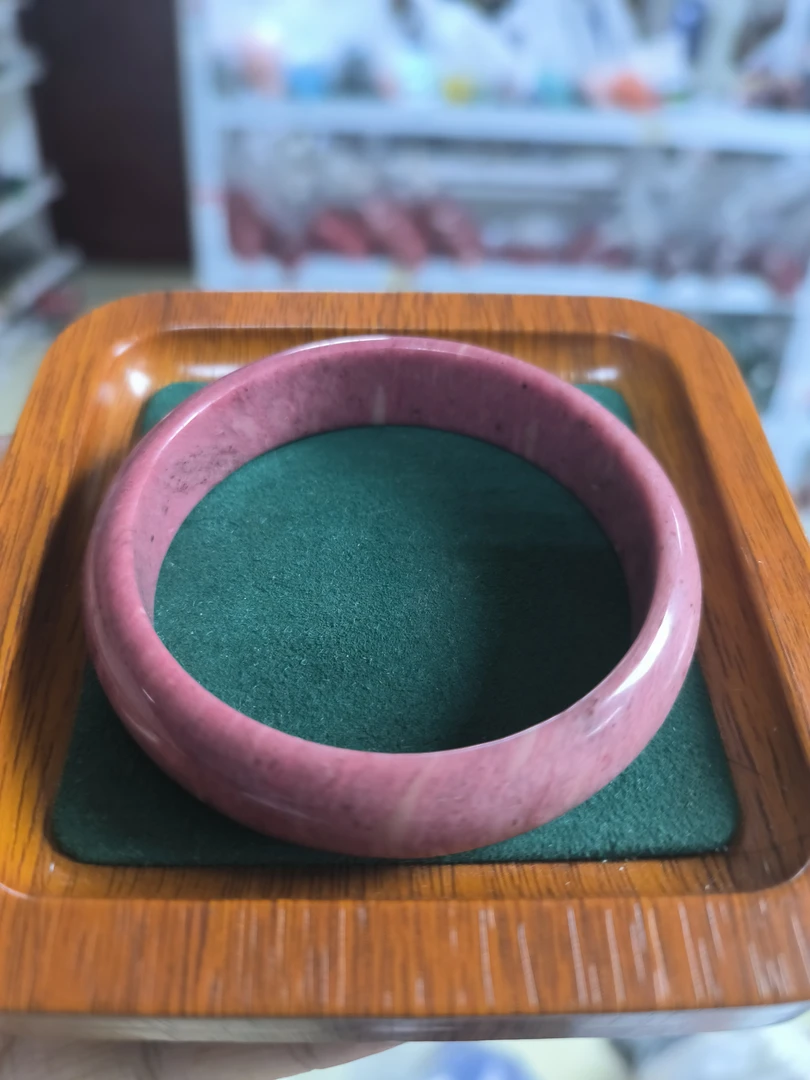 L10008号精品粉色正圈手镯