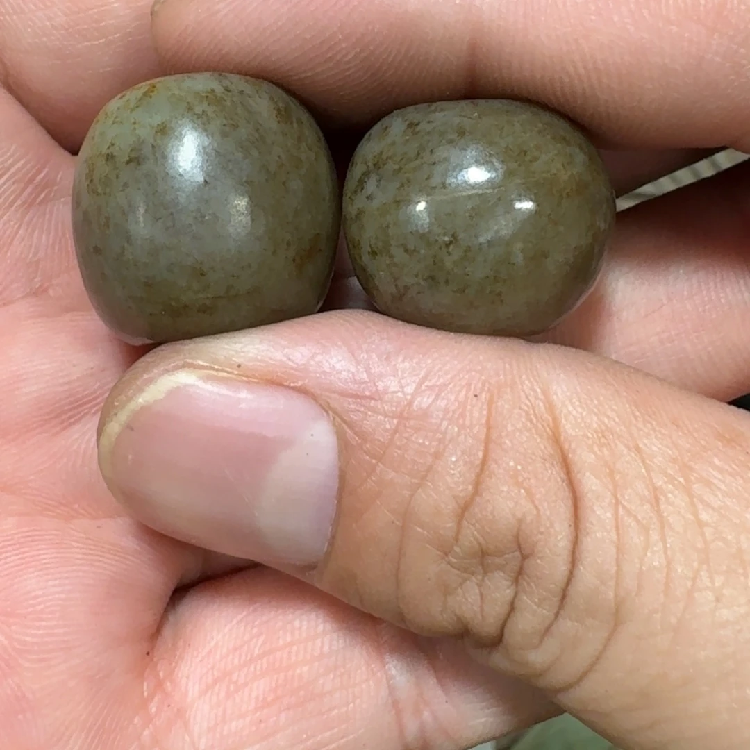 颈饰未镶嵌和田玉（糖玉）