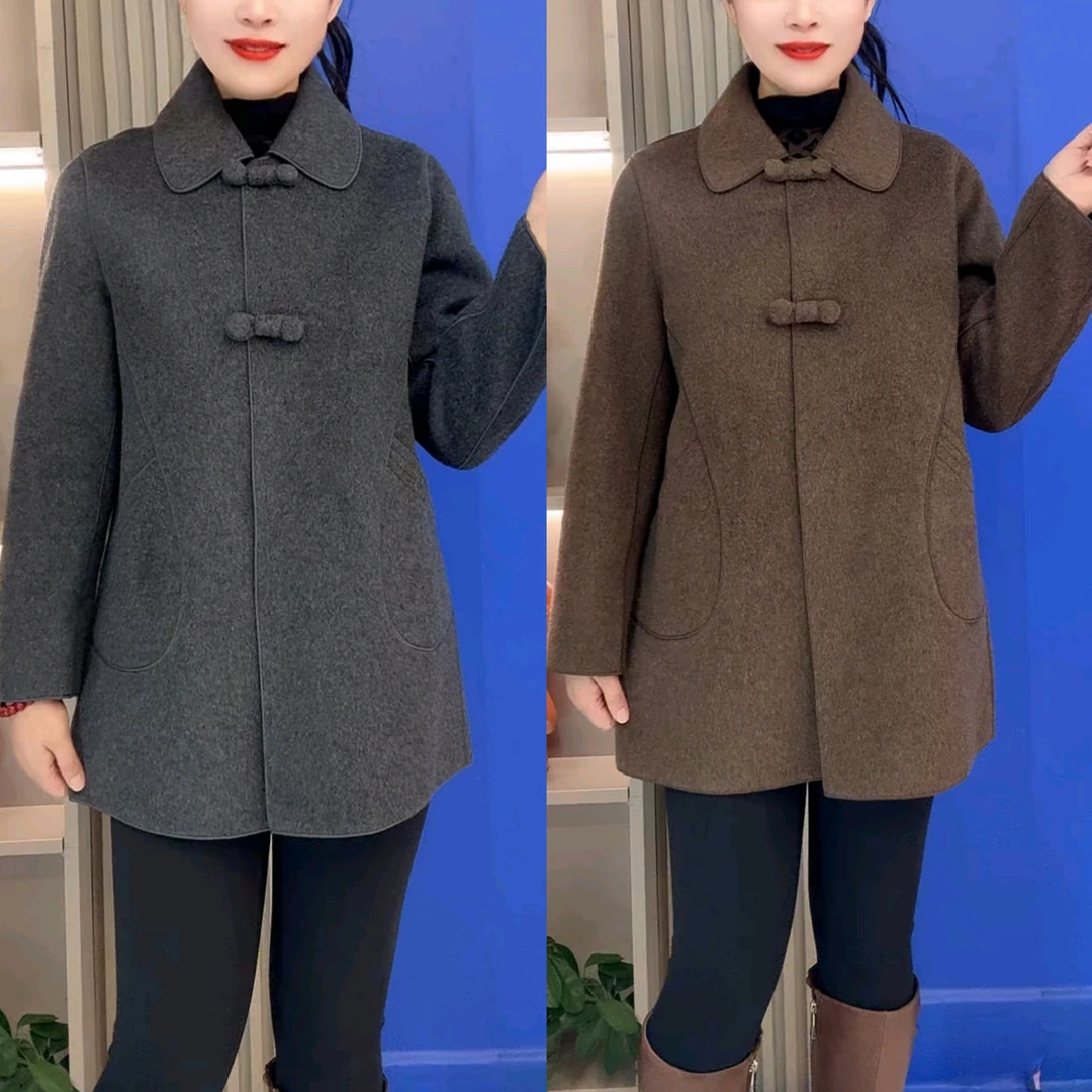 新款呢子大衣娃娃领盘扣高端洋气减龄中老年妈妈外套