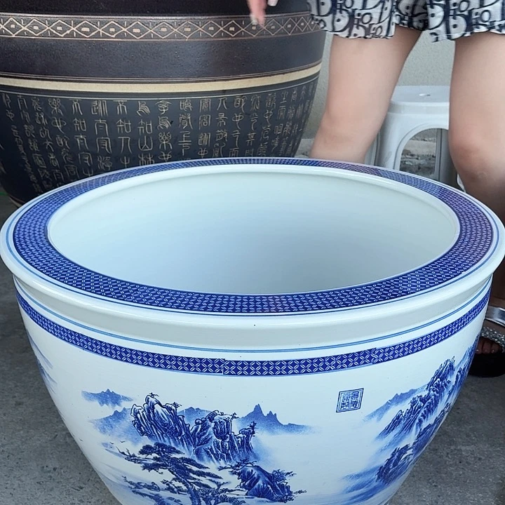 瓷片口径65厘米 高度42厘米