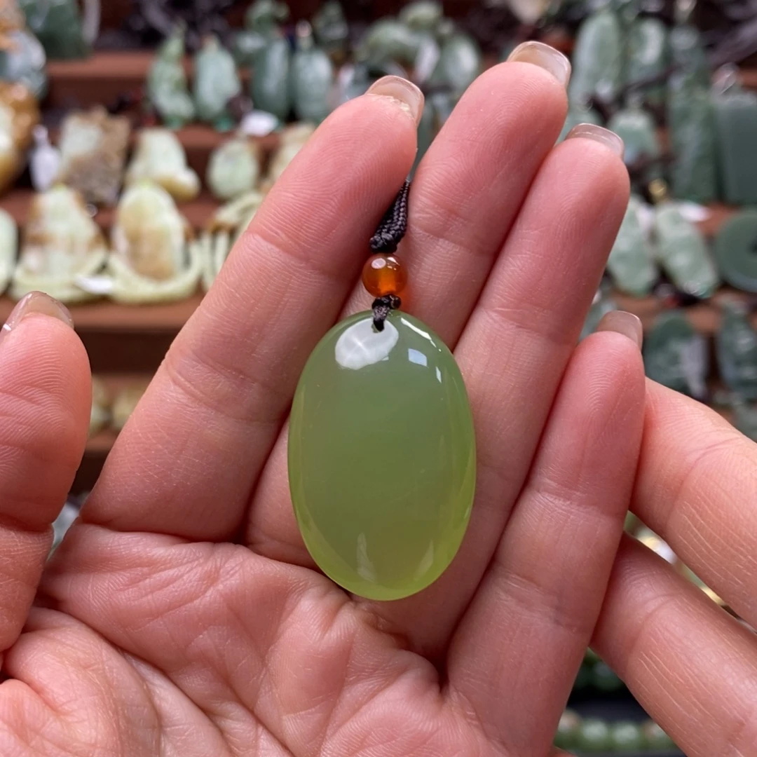 蛇纹石玉未镶嵌挂件