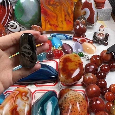 玛瑙/玉髓耳环未镶嵌