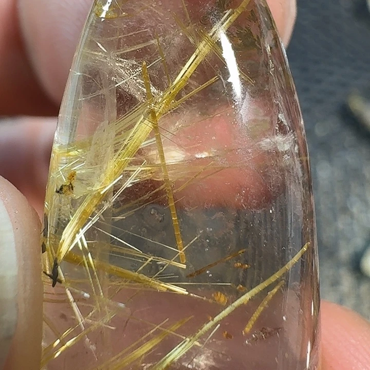 r***5发晶未镶嵌颈饰你