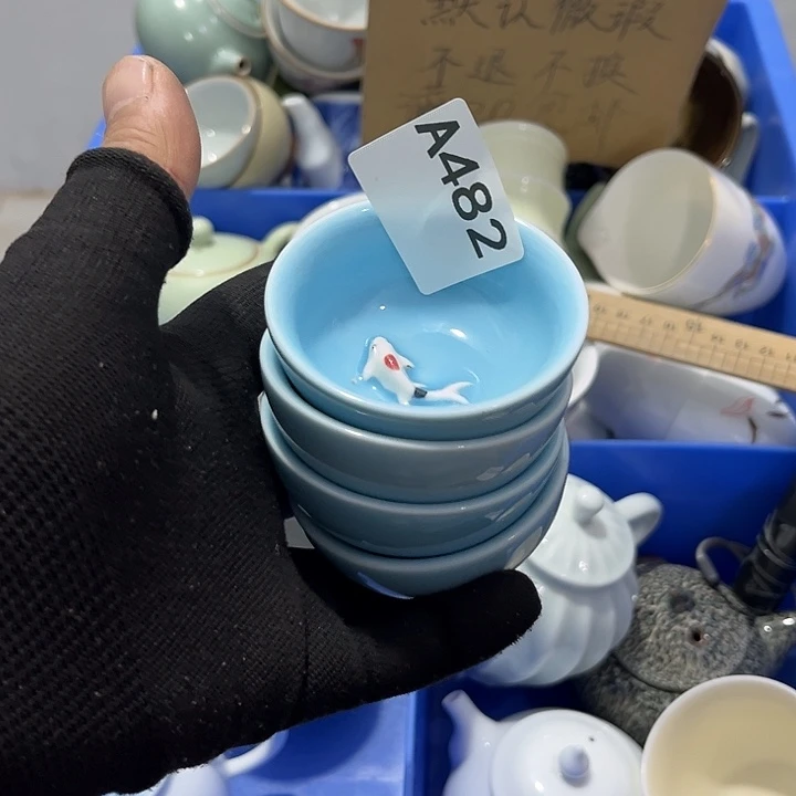 狗***鱼瓷片默认微瑕瓷器、茶具、壶、摆件，介意勿拍