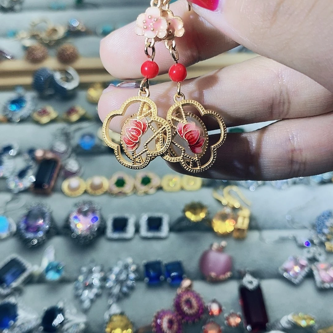 【闪购商品】银S925镶嵌托帕石耳饰