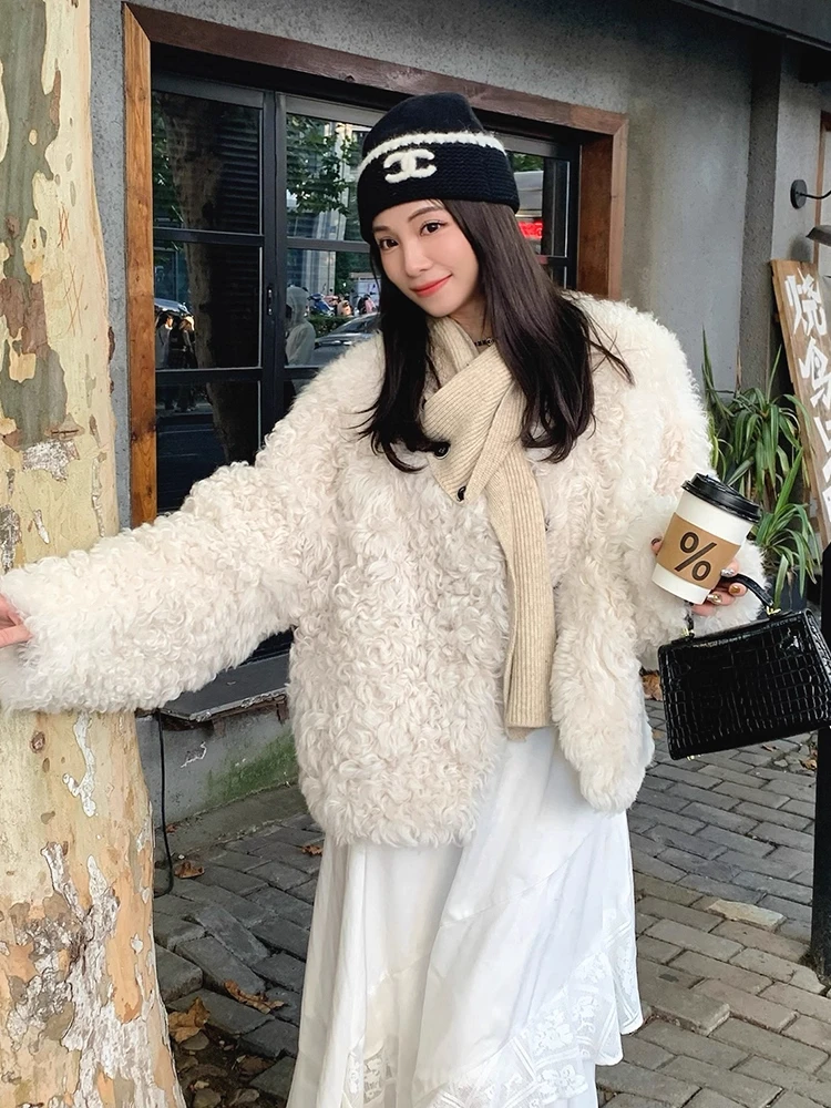 2024年新款【冬季短款白色围巾款】托斯卡纳皮毛一体宽松加厚休闲版