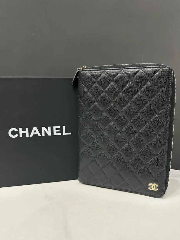 95新 Chanel/香奈儿 黑金ipad包26开17*22cm/JJ5022010