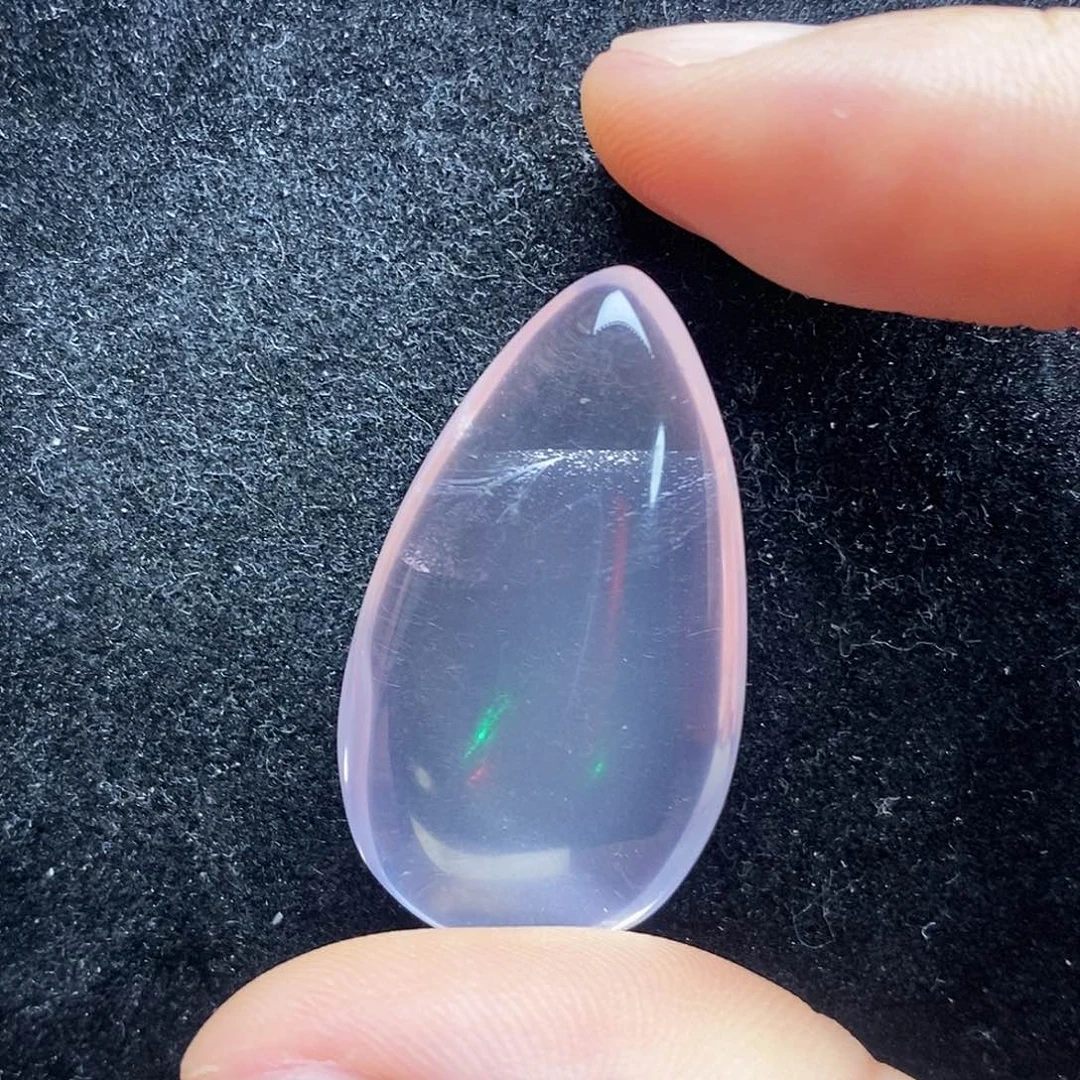 未镶嵌颈饰水晶M****?水晶