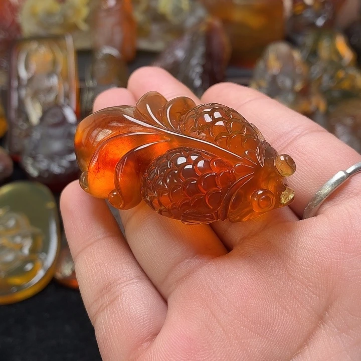 琥珀未镶嵌颈饰26