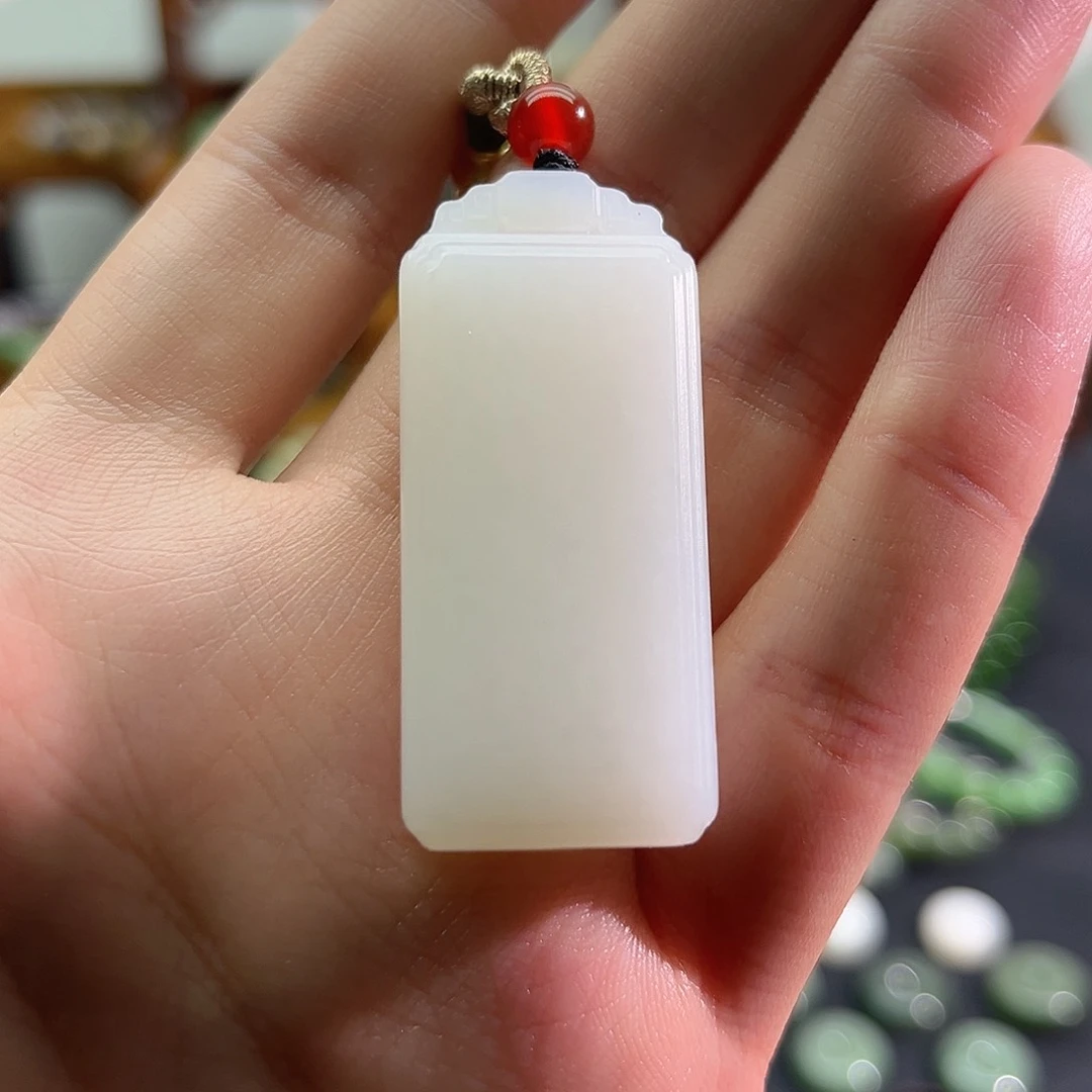 和田玉未镶嵌颈饰白玉-俄料-一级白-复古无事牌