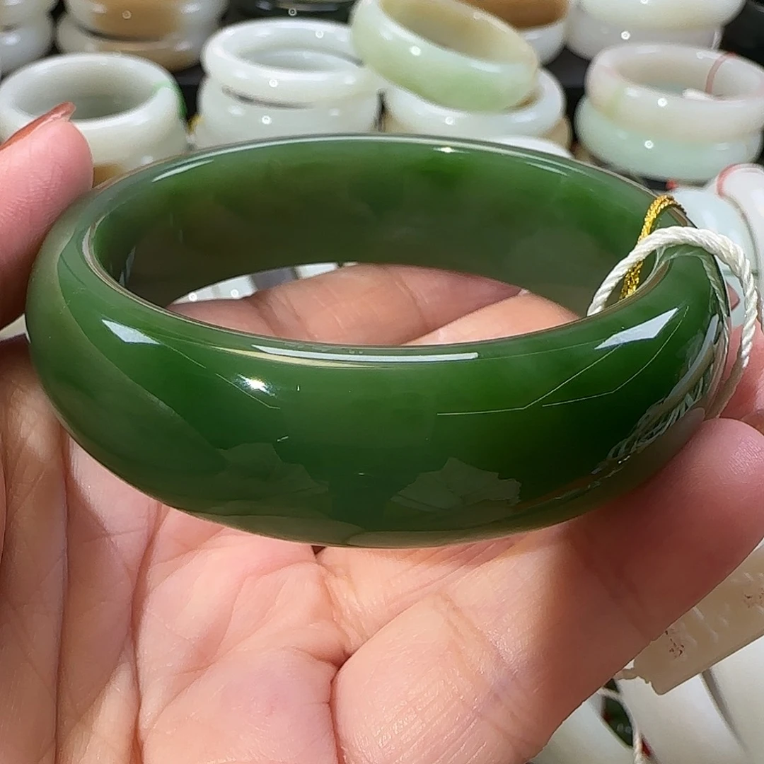 和田玉（碧玉）未镶嵌手镯