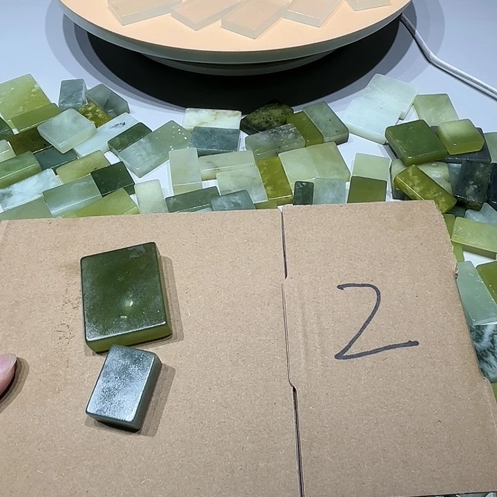 蛇纹石玉未镶嵌珠宝半成品