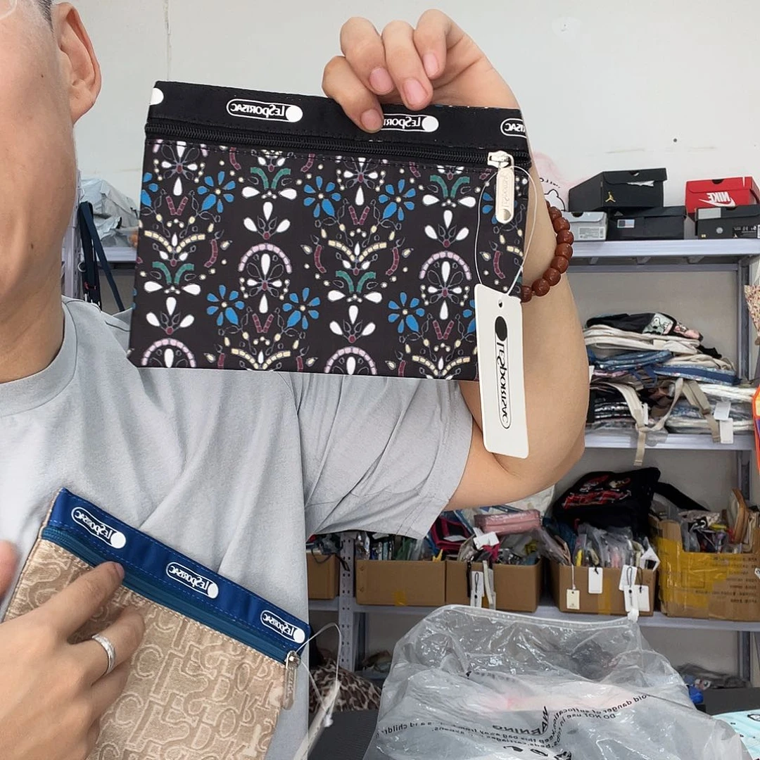 PU化妆包等产品和产品