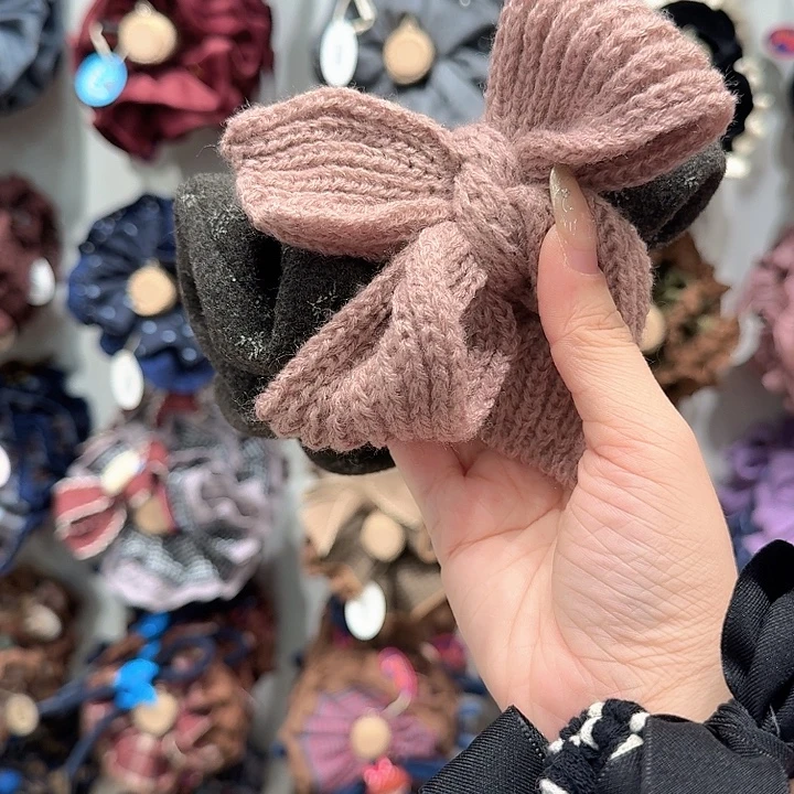 灰色粉蝴蝶结肠圈