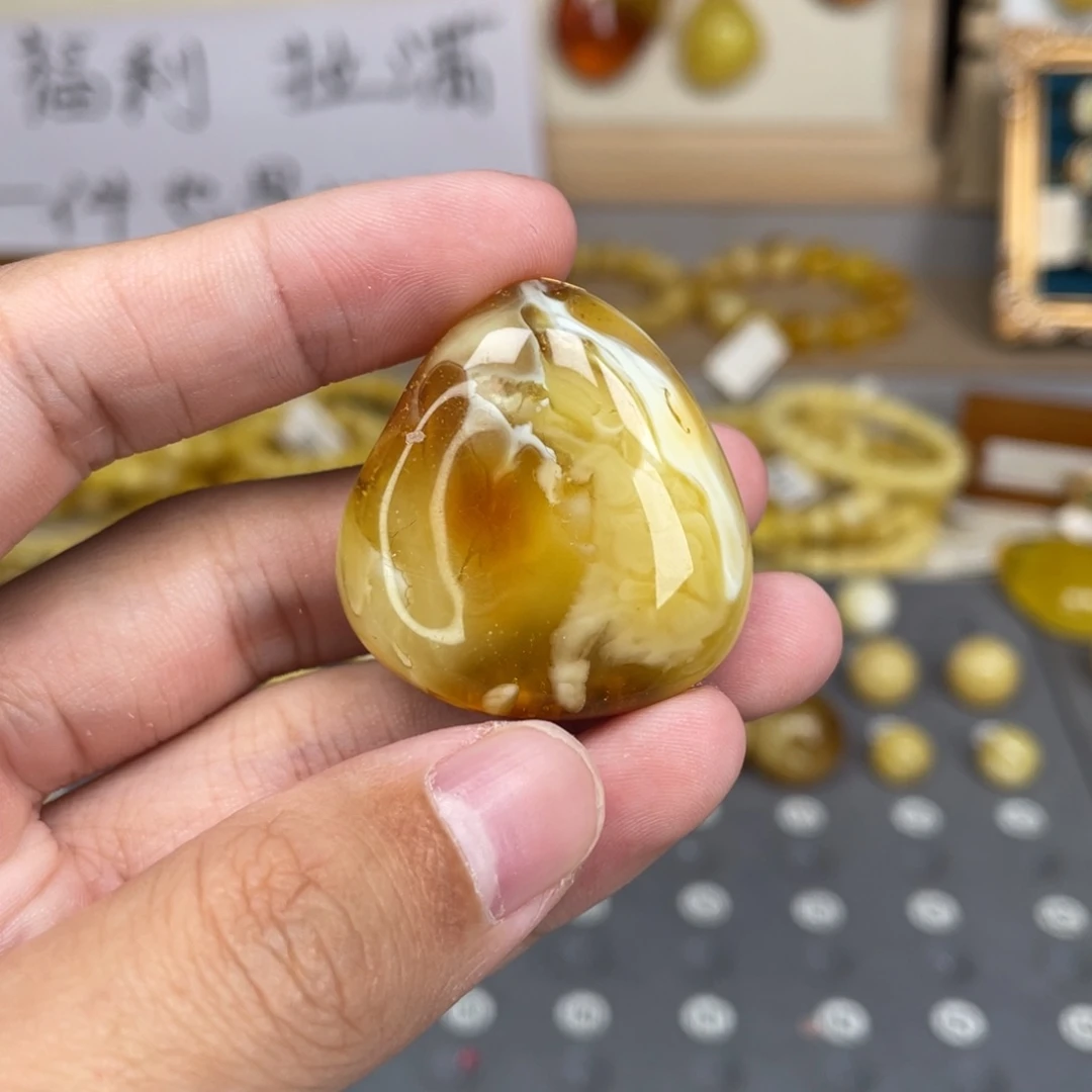 蜜蜡未镶嵌裸石126号