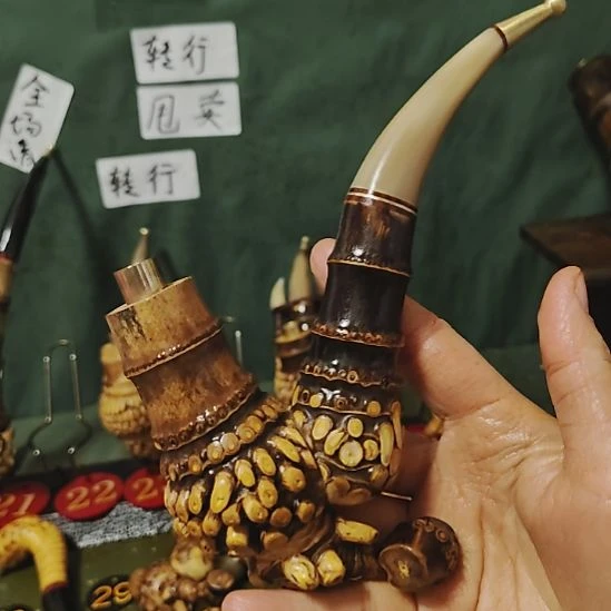 缘***。贵州特色竹根烟斗工艺品手把件