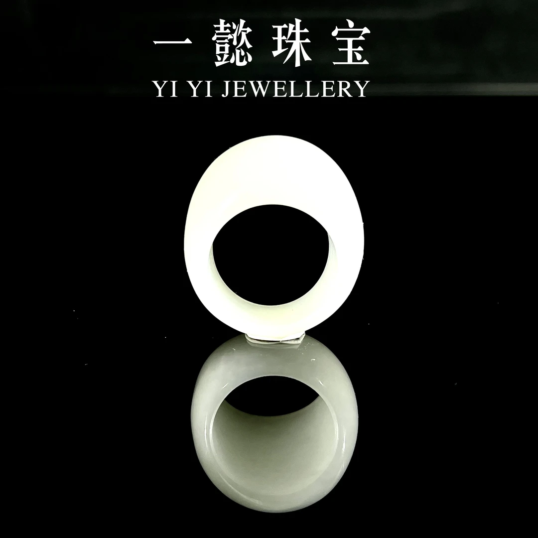 【一懿珠宝】天然和田 俄巴沙白玉馒头戒圈 时尚百搭油润细腻 by509