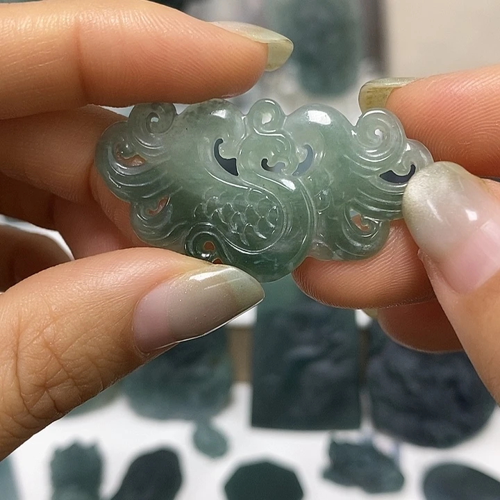 翡翠未镶嵌颈饰翡翠