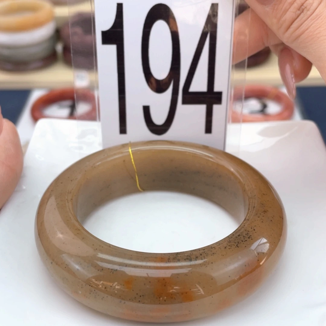 【闪购商品】石英质玉手镯未镶嵌