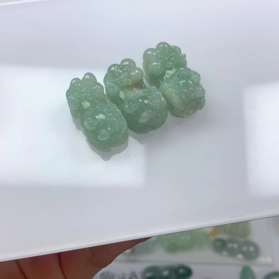 翡翠未镶嵌颈饰11112