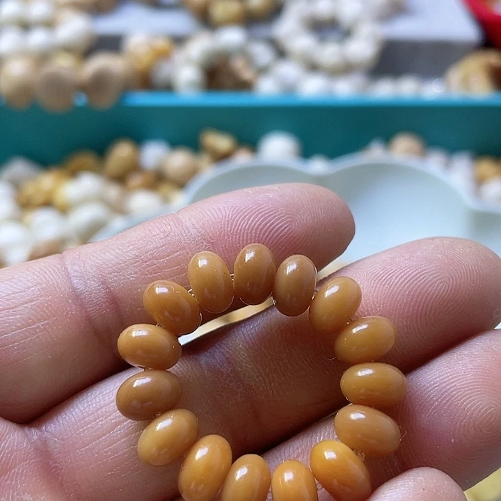 白玉菩提吊坠R****e精品跑环一个