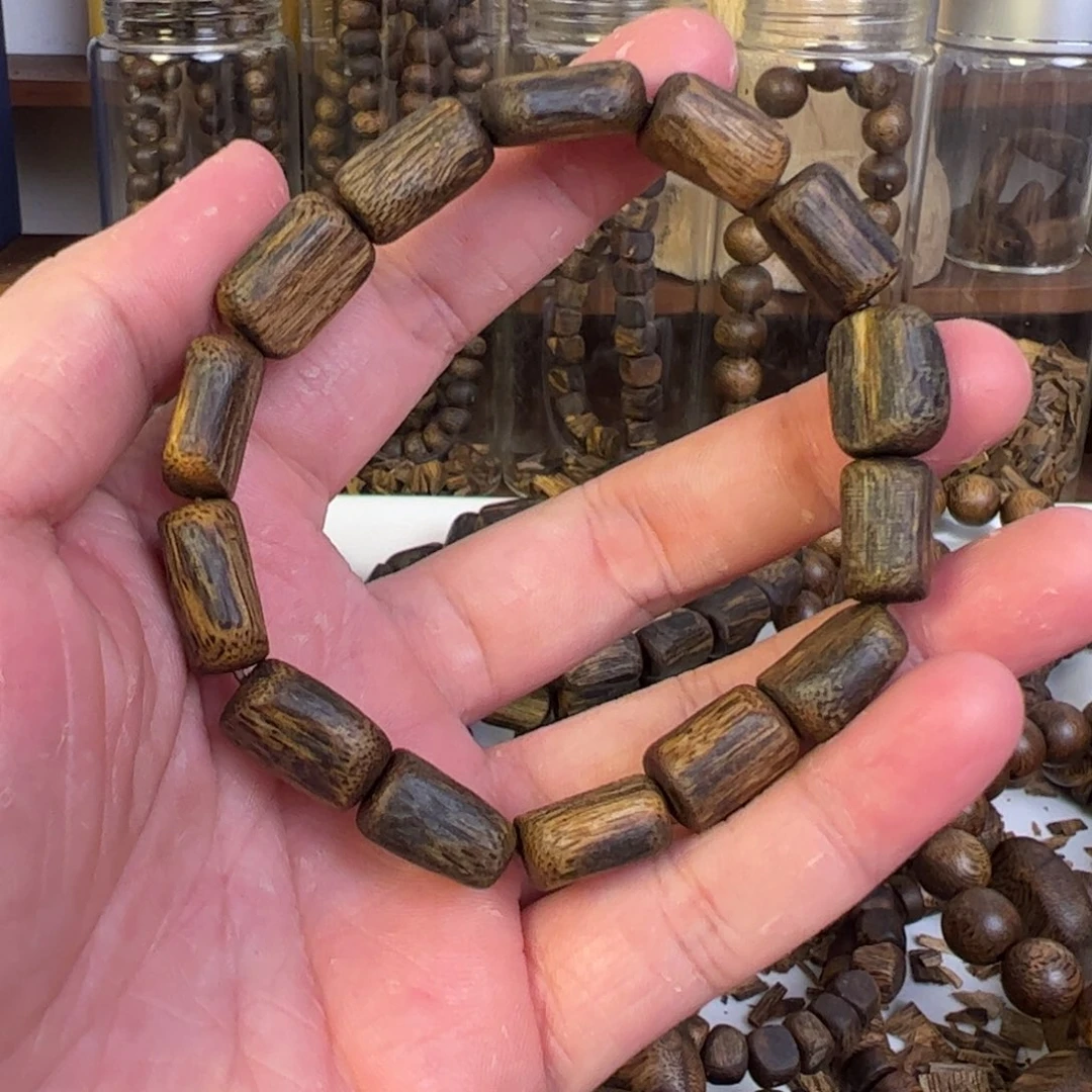 沉香手串张勺子手串